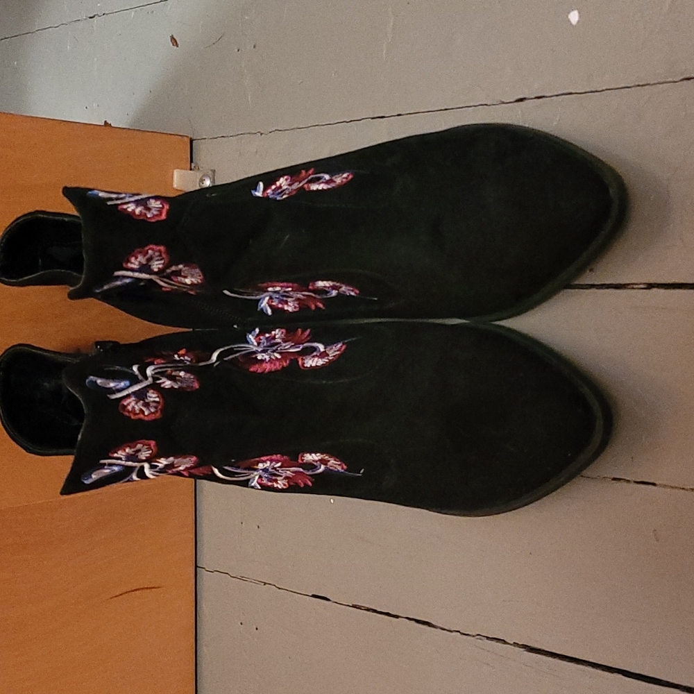 Carlos Santana boots